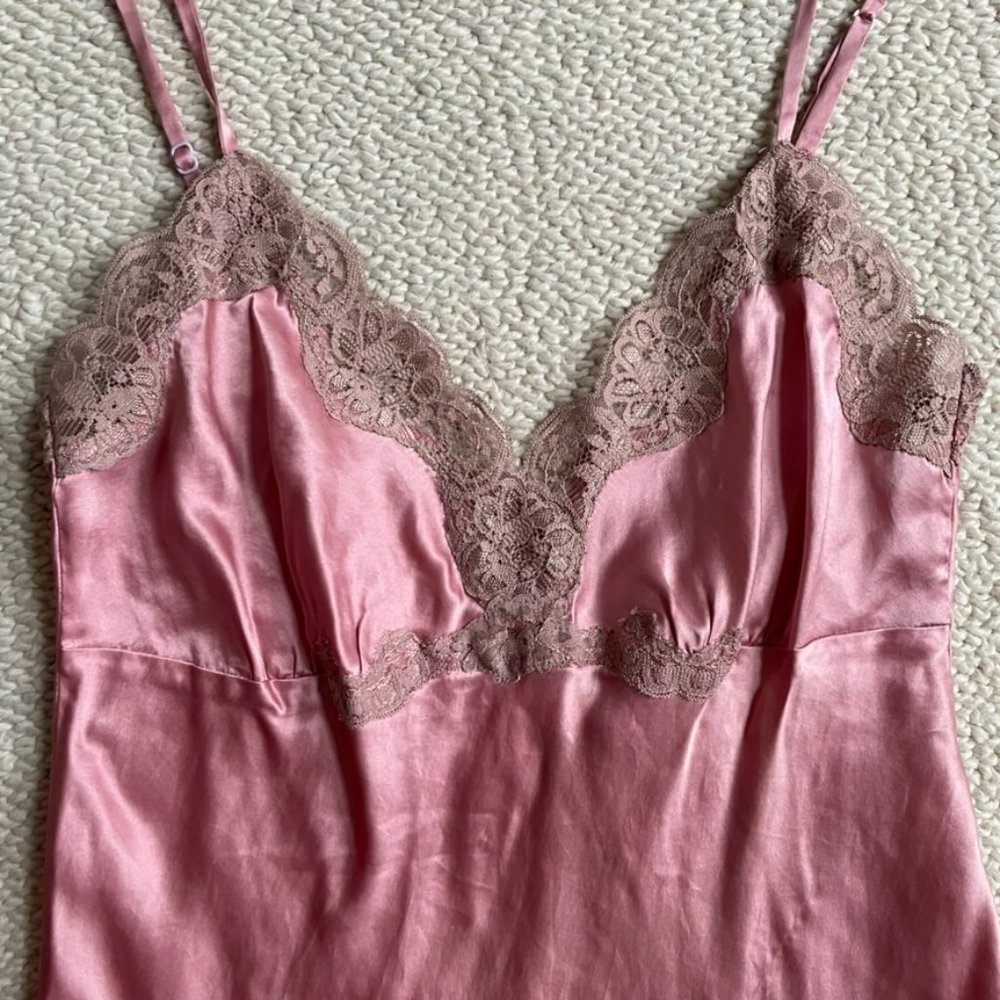 Vintage Y2k 100% silk pink/rose/mauve lace camisole size S asymmetrical hem